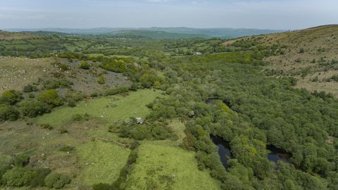 le domaine qui a inspiré le chien des baskerville est à vendre