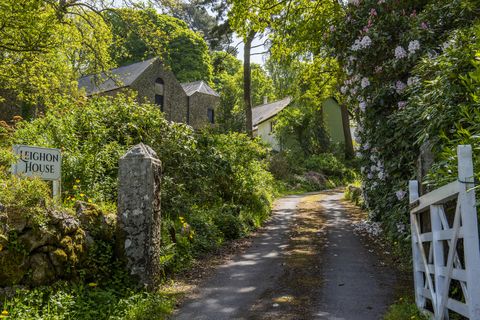 le domaine qui a inspiré le chien des baskerville est à vendre