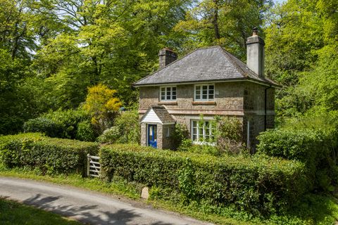 le domaine qui a inspiré le chien des baskerville est à vendre