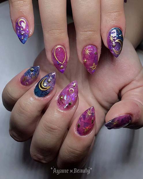 Ongle Galaxy avec lunes et étoiles