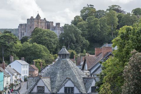 propriété géorgienne avec vue sur le château de Dunster à vendre à Somerset
