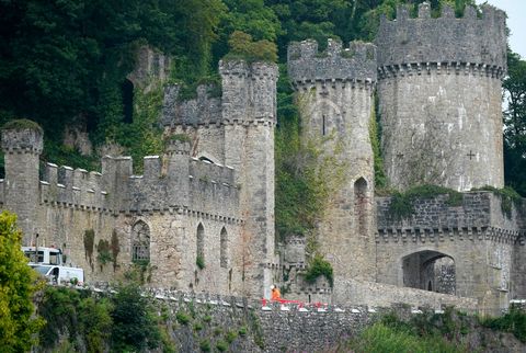 abergele, pays de galles 14 août une vue générale de castell gwyrch le 14 août 2020 à abergele, selon les rumeurs, le château de galles gwyrch serait le cadre de l'émission de télé-réalité itv de cette année, je suis une célébrité, sortez-moi d'ici généralement filmé dans le queensland, australie, le spectacle de cette année aura lieu au Royaume-Uni en raison de la pandémie de coronavirus le château de gwrych est une maison de campagne classée de catégorie i presque à l'abandon qui se dresse dans 250 acres de jardins et de terrains sur la côte nord du galles photo de christopher furlonggetty images