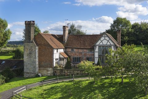 maison classée grade ii avec un vignoble est à vendre dans le sussex