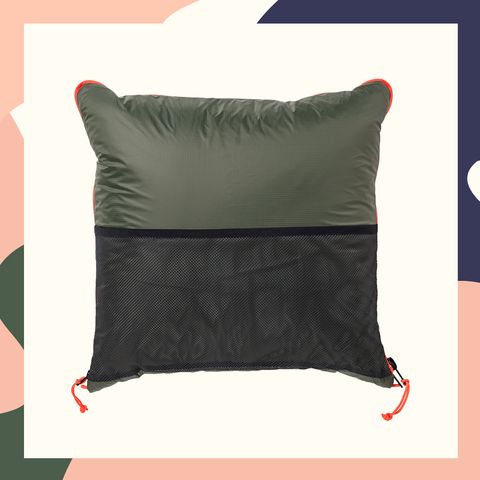 Ikea lance un coussin à 25 £ qui se transforme en une courtepointe portable