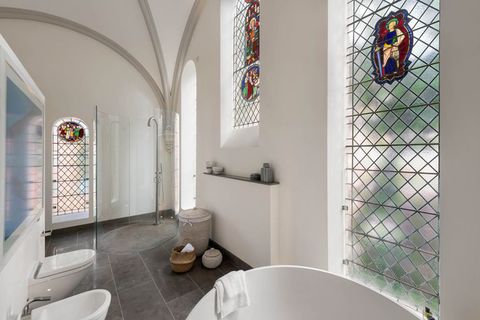 incroyable conversion d'église à vendre à fulham