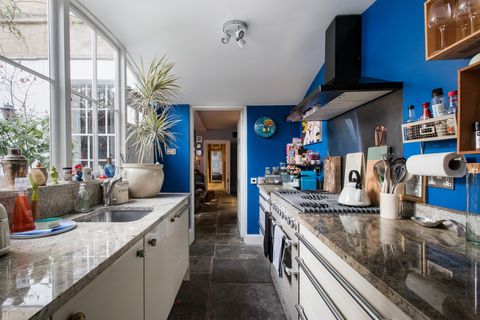 לשכור את בית המשפחה לשעבר של ג'יין אוסטן באמצעות airbnb