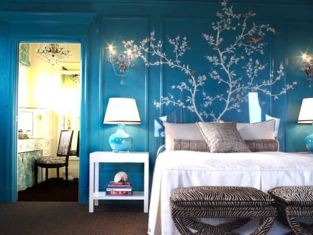 ярко сини стени в спалнята
