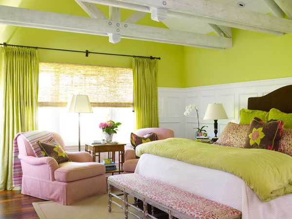светлозелена спалня