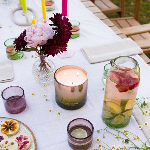 idée de fête de jardin au néon