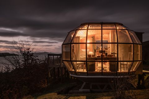vous pouvez maintenant louer ce dirigeable écologique dans les Highlands écossais via airbnb