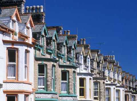 σειρά σπιτιών στο newquay, cornwall