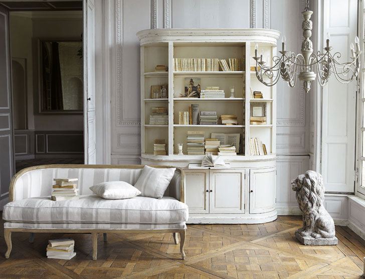 غرفة المعيشة الفرنسية الكلاسيكية الخفيفة