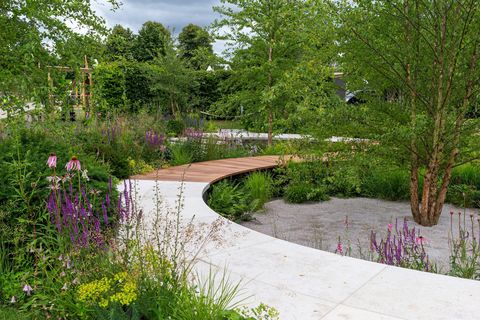 tom simpson obtient l'or pour la recherche sur le cancer au royaume-uni jardin d'héritage à rhs hampton court 2021