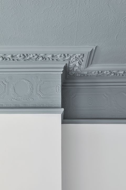 plafond et boiseries accent bleu en mylands long acre® no102 et murs en walpole© no42