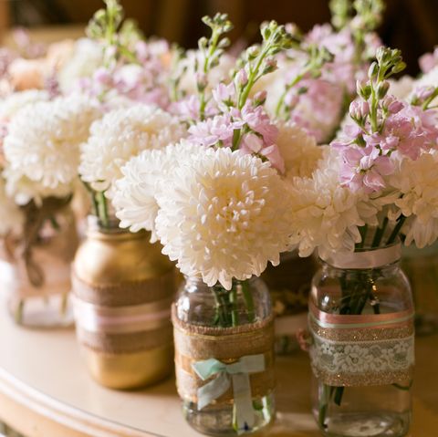 λευκά γαμήλια λουλούδια ντάλια